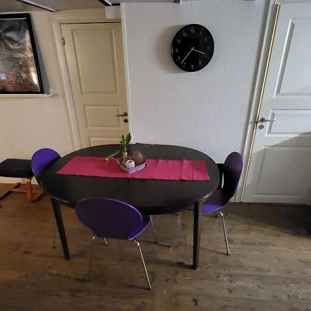 Fin Leilighet I Stille Og Rolig Omrade Med Gratis Privat Parkering! Stavanger Esterno foto