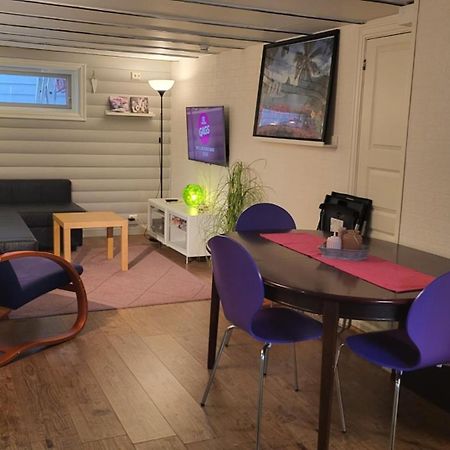 Fin Leilighet I Stille Og Rolig Omrade Med Gratis Privat Parkering! Stavanger Esterno foto